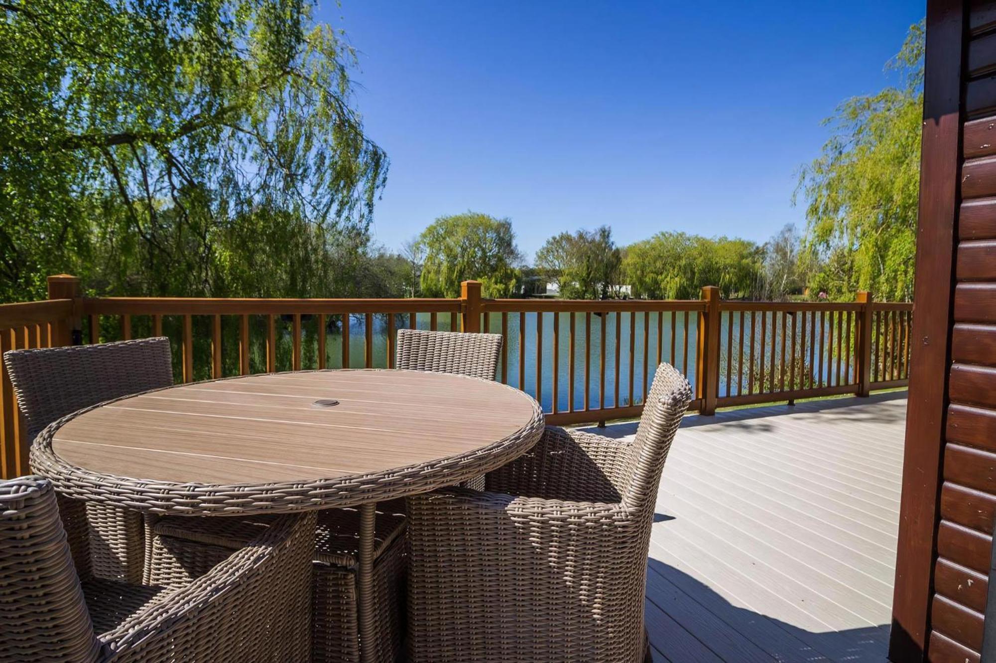 Stunning Lodge With Free Wifi For Hire At Carlton Meres In Suffolk Ref 60013M Saxmundham Exterior foto
